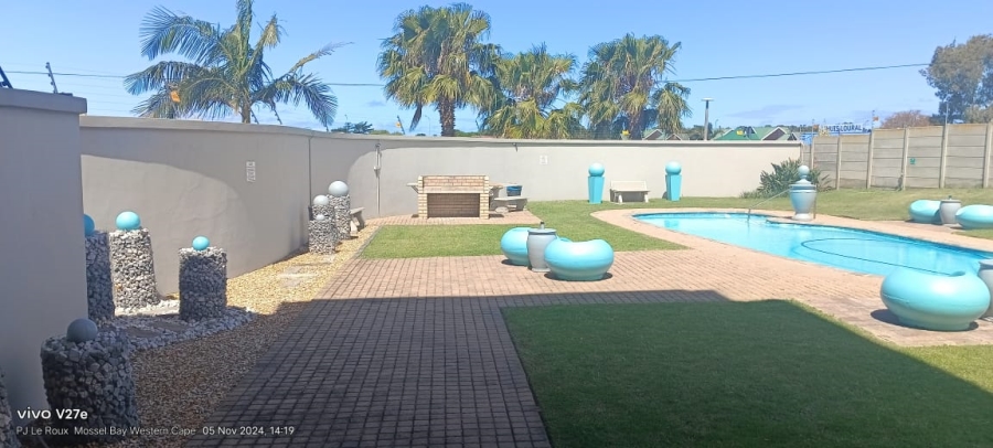 2 Bedroom Property for Sale in Hartenbos Central Western Cape